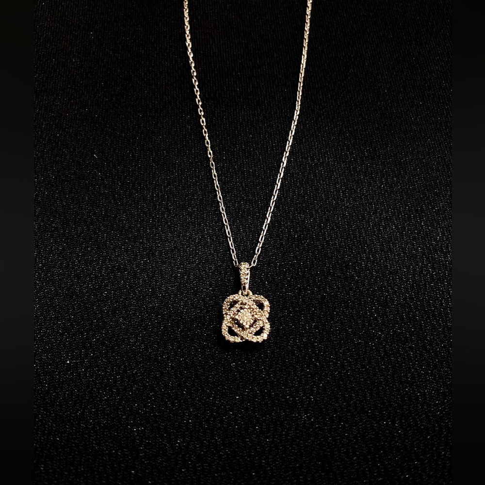 Kay Center of Me Diamond Necklace 1/10 ct Sterling Silver Chain 18”